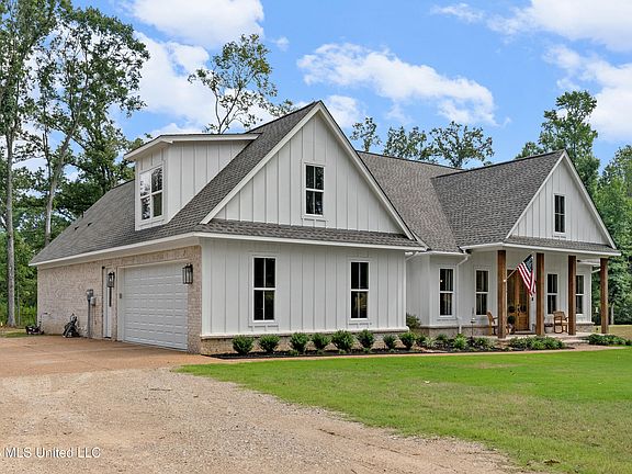 2nd image of 753 Oakley Rd
