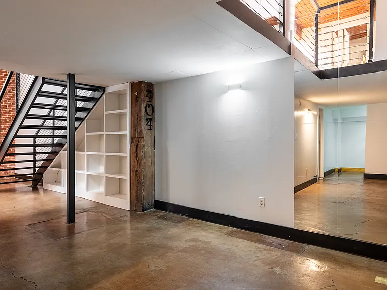 644 Wells St SW #7 — Photo 5