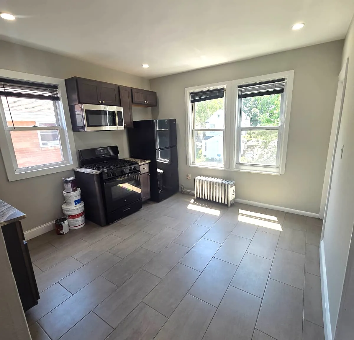 3 bed, $2,200 — Photo 4