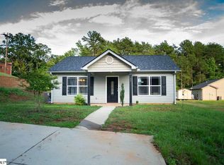 11 Henderson St, Inman, SC 29349