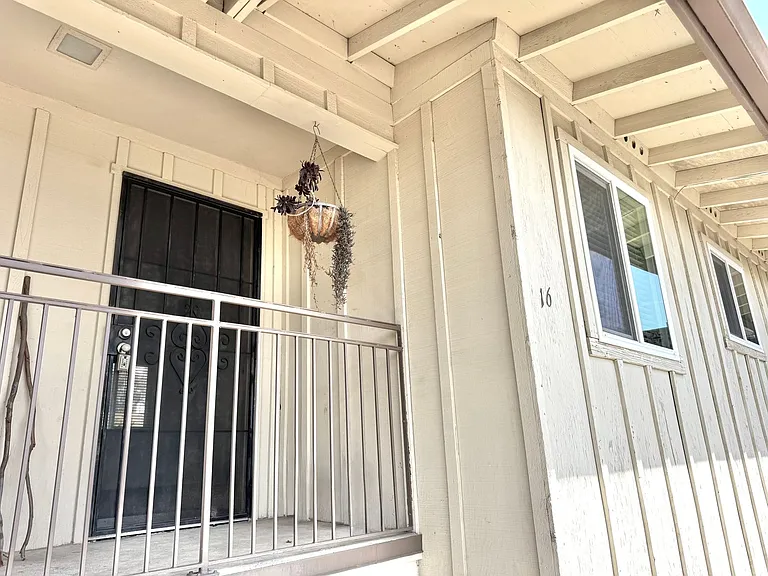 Fletcher Hills Apartments — Photo 16
