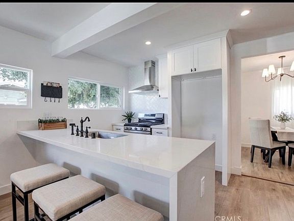 2nd image of 5202 Lindsey Ave
