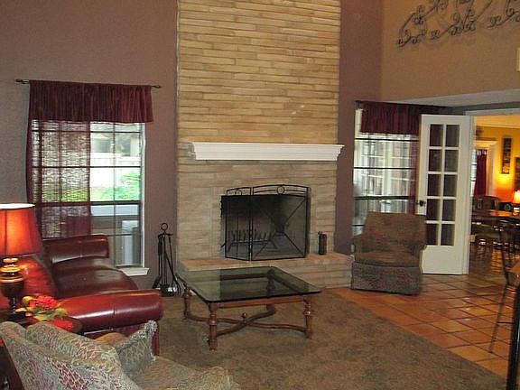 4th image of 3414 Huntwick Ln