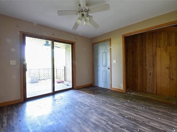 5th image of 880 W Nicholas St