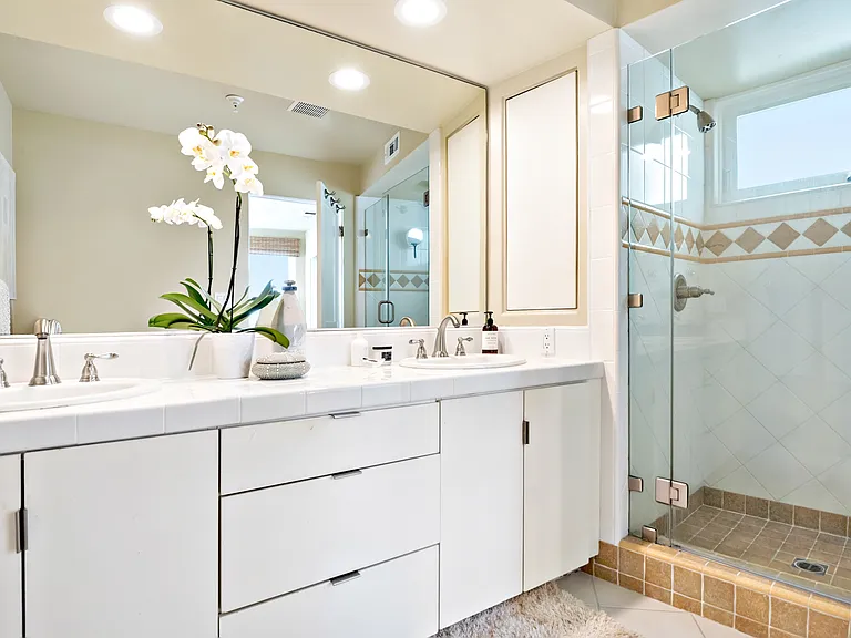 225 Homer St — Photo 17
