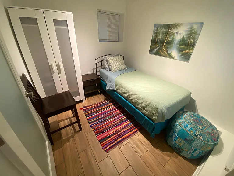 2nd bedroom