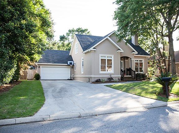 2nd image of 102 E Commons Dr
