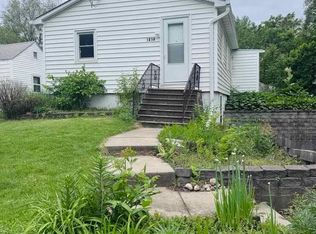 1210 E 37th St, Des Moines, IA 50317