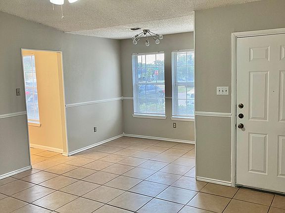 4th image of 837 Woodland Ct