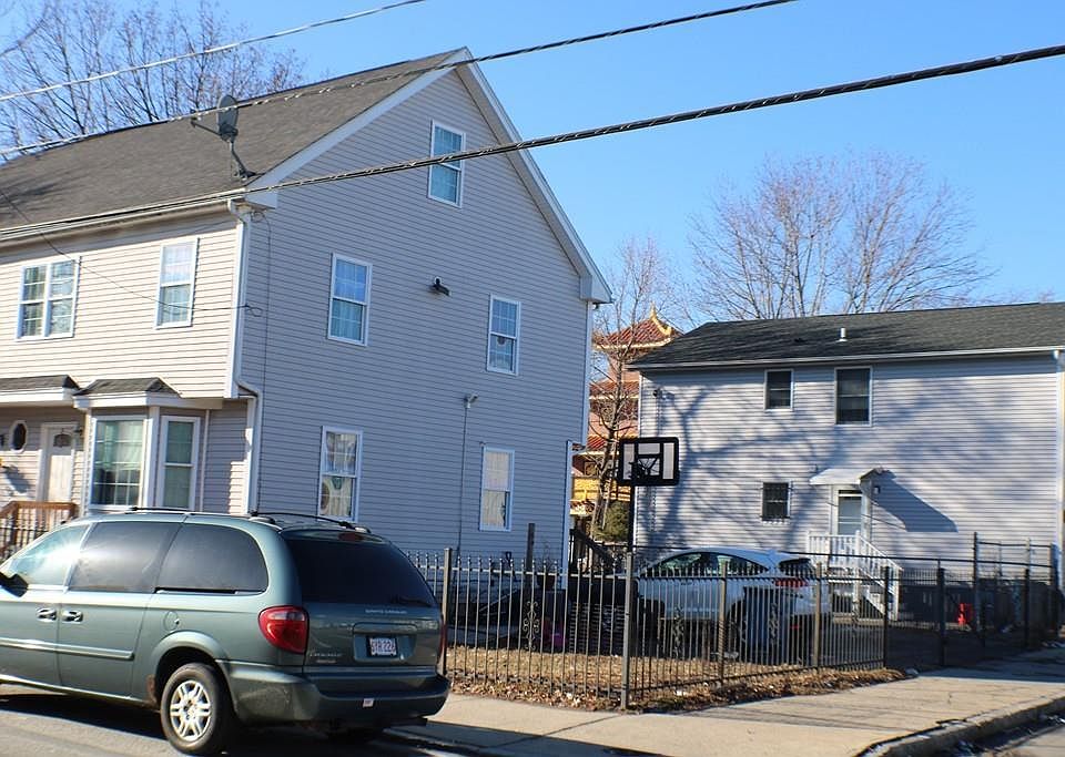 2nd image of 115 Melvin St