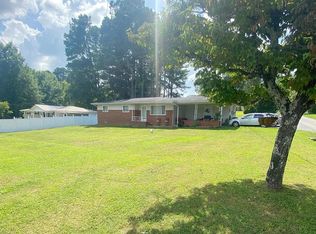 19 Neal Dr, Rossville, GA 30741