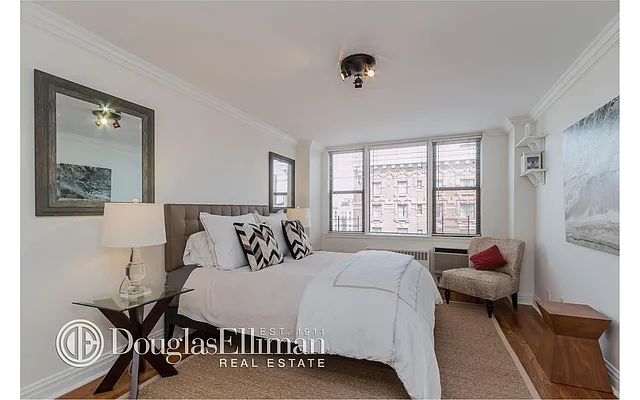 Sold by Douglas Elliman | media 14