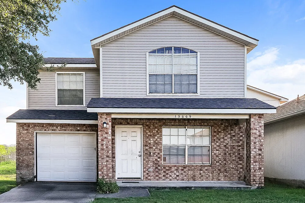 3 bed, 2.5 bath, 1362 sqft, $1,735 — Photo 1