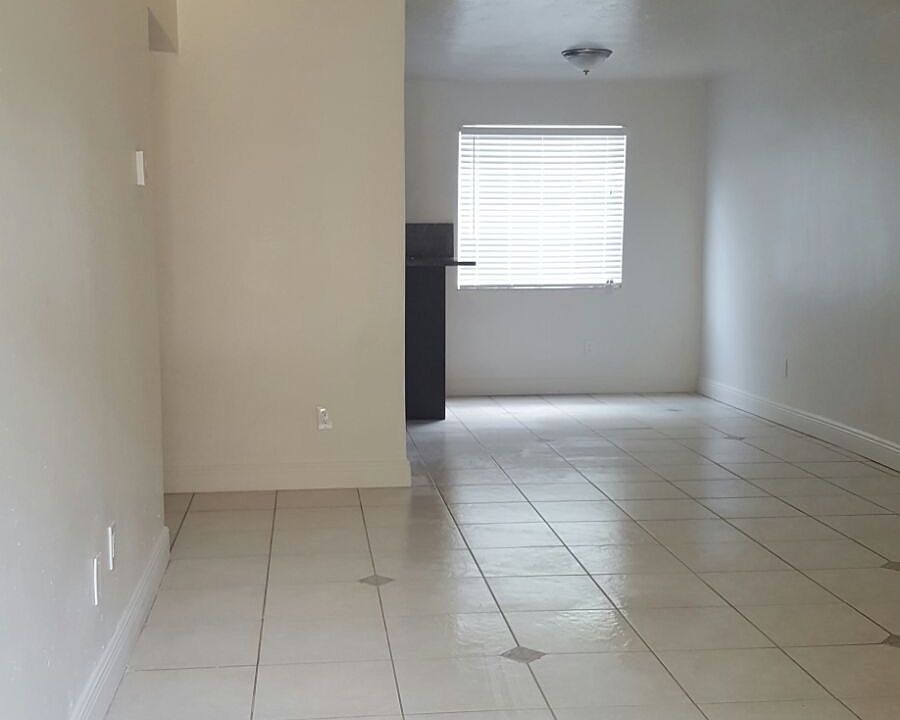 1st image of 1370 NE 119th St APT 8E