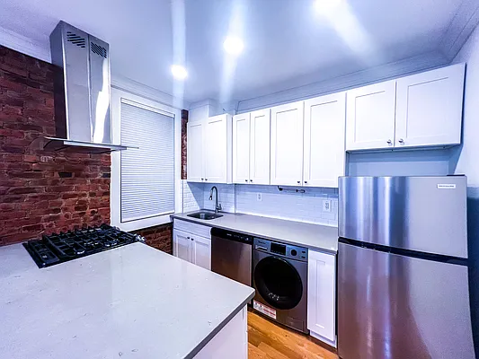 Rented by Voro New York | media 35