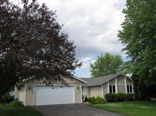 7334 Waterford Dr, Rockford, IL