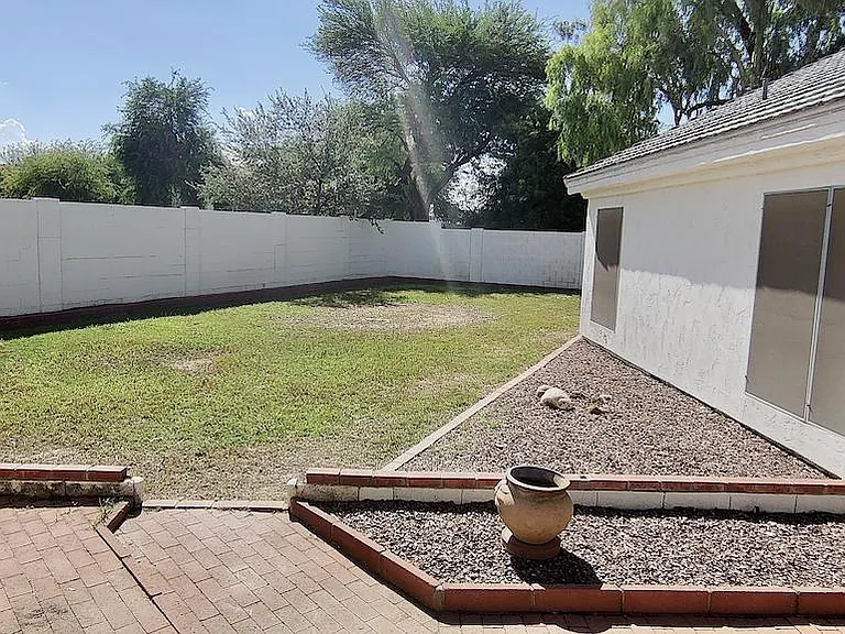 1114 N Madrid Ln — Photo 17