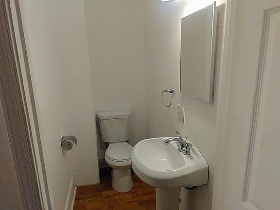 4th image of 1714 Holbrook St