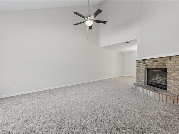 5th image of 803 Valley Rd