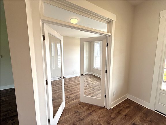 3rd image of 502 Tilman Ct