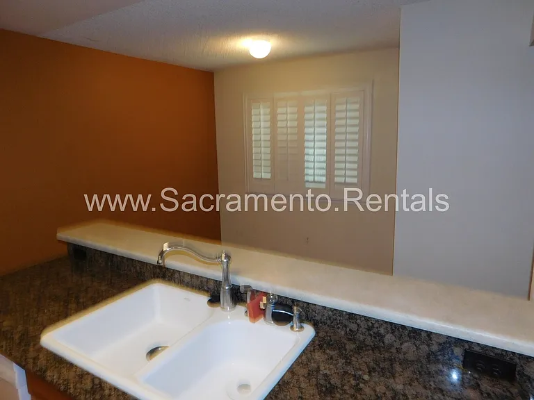 550 Del Verde Cir #5 — Photo 7