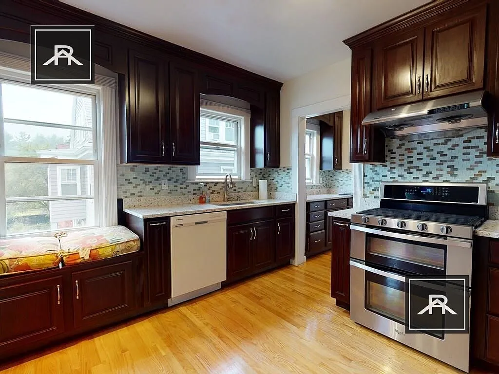 4 bed, 2.0 bath, $4,400 — Photo 1