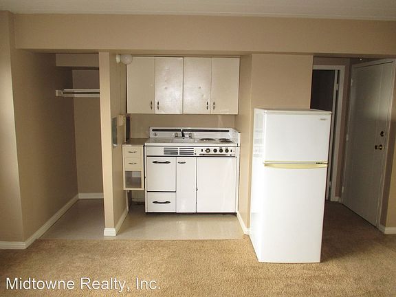 4th image of 530 W Berry St APT 503