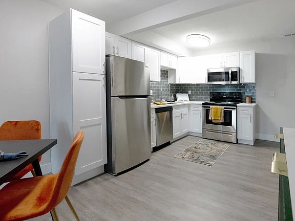 5th image of 1708 San Remo Ct #95-77