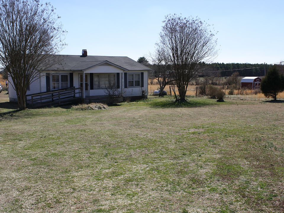 2nd image of 8 Cindy Rd