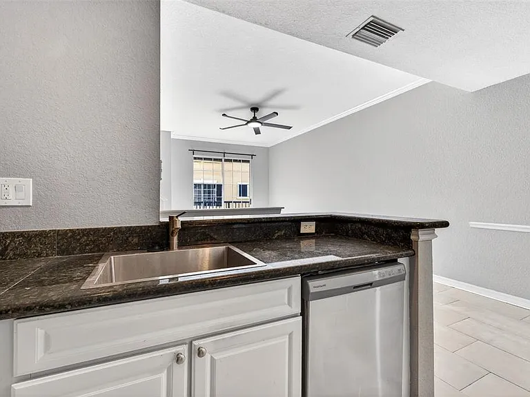 105 Bradford Beach Ct #105 — Photo 12