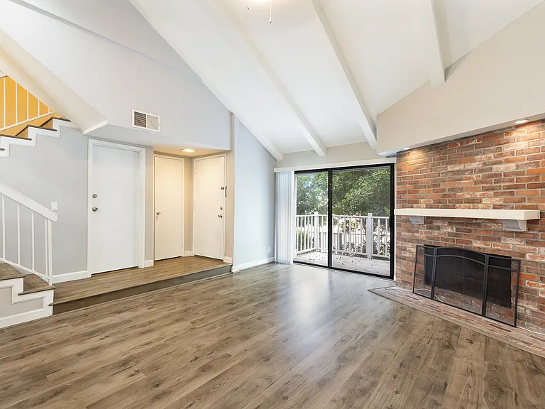 10140 Reseda Blvd #2 — Photo 16