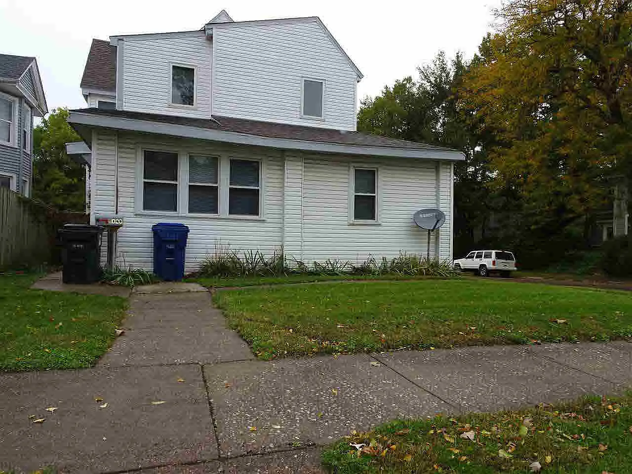 1028 E 14th St photo 1