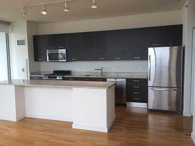 1st image of 400 W Huron St Unit 501
