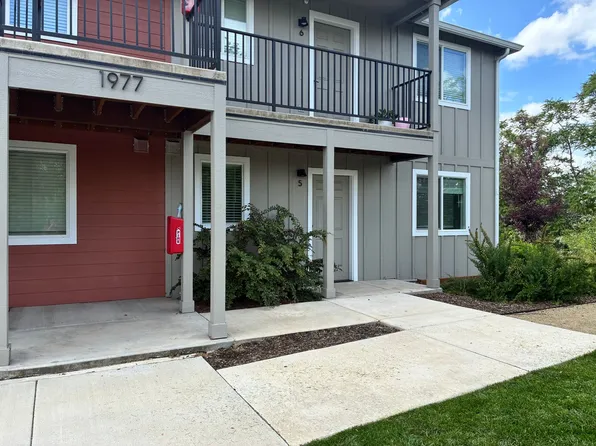 1977 Sky Park Dr, 1977 Sky Way #5, Medford, OR 97504