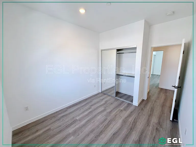10501 Buford Ave #E — Photo 8