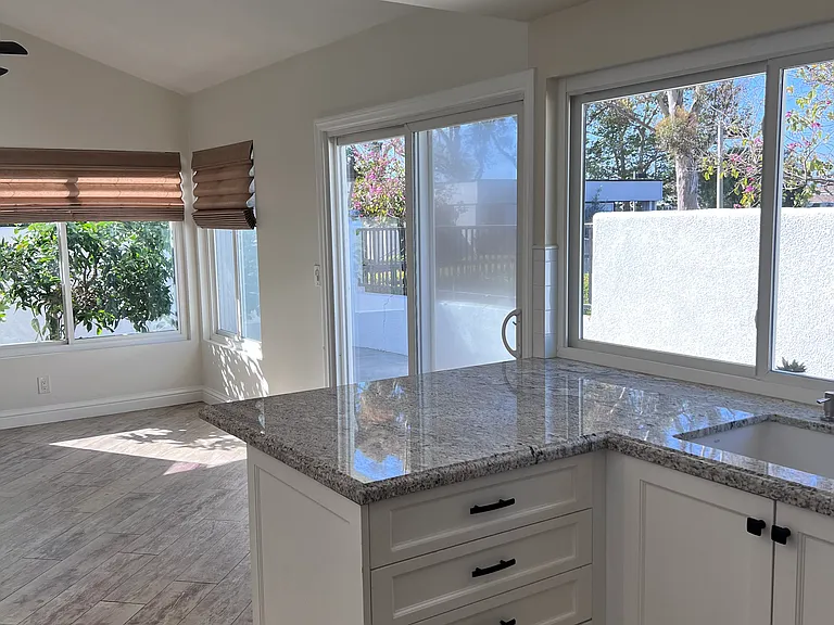 18 Eastlake — Photo 14