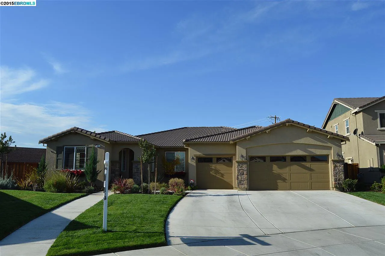 655 Mission Fields Ln photo 1