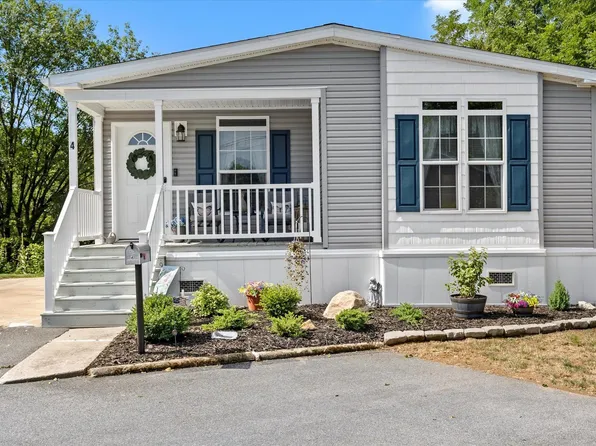 4 Skyview Dr, Hershey, PA 17033