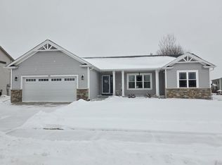 503 Pine Hollow Pl, Watertown, WI 53094