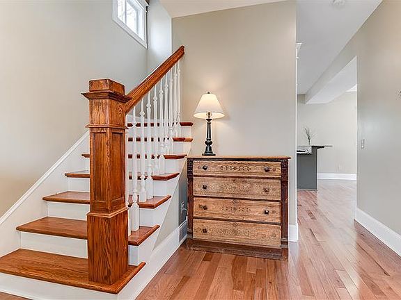 3rd image of 1443 Hague Ave