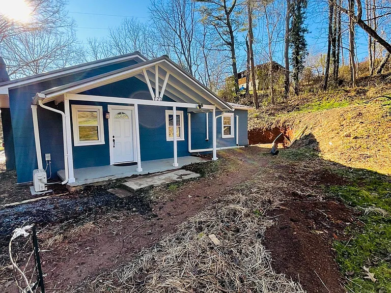 122 Liberty Dr — Photo 18