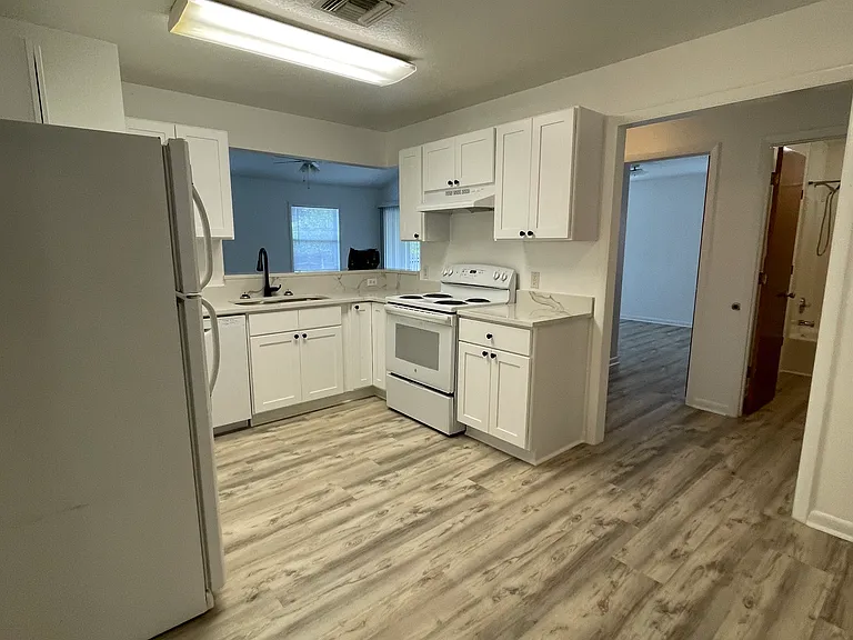 1839 Park Manor Dr — Photo 5
