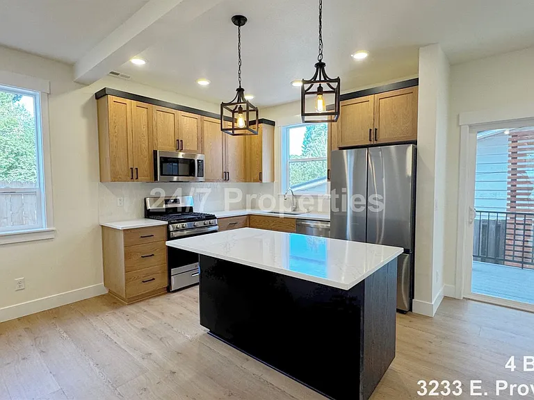 3233 E Province Ct — Photo 3