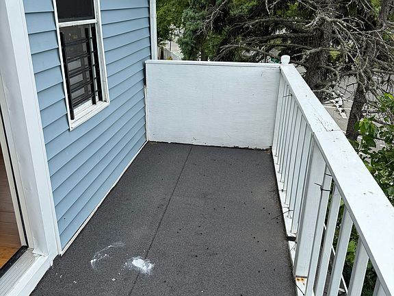 3rd image of 286 Dune St Floor 2