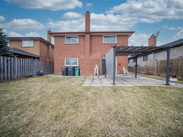 1520 Brentano Blvd, Mississauga, ON L4X 1A4
