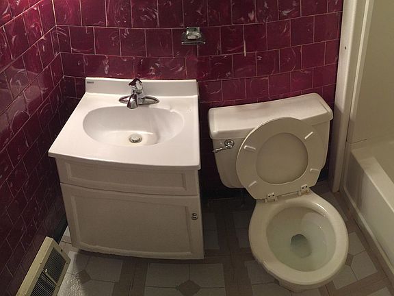 3rd image of 2314 Walnut St #2/3