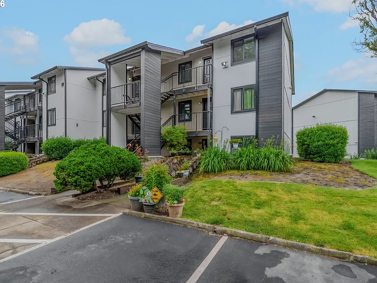 14095 SW Walker Rd #95 — Photo 1