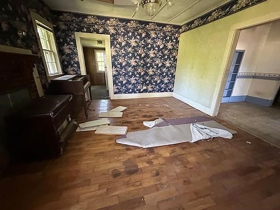 2nd image of 335 Patterson Rd