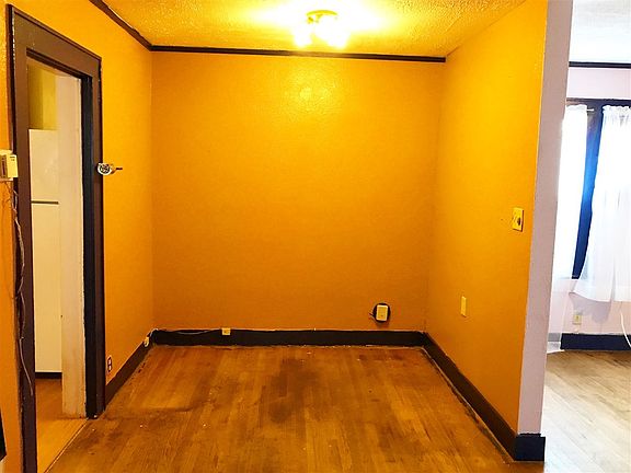 4th image of 406 S Richardson Ave
