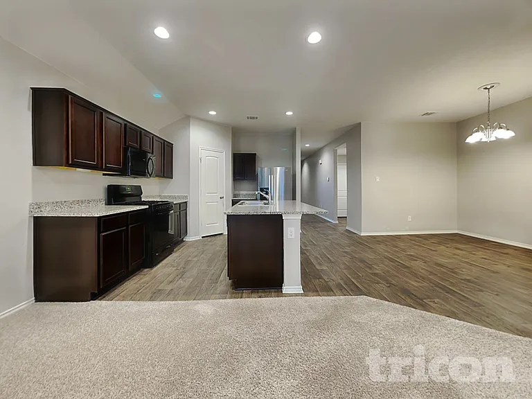 1016 Adler Way — Photo 5